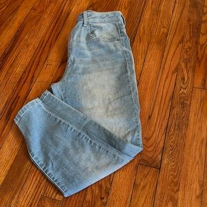 SO Light wash High Rise Jeggings lol